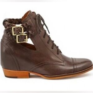 Latigo Abi leather ankle‎ boots brown with braided ankle straps size 6.5